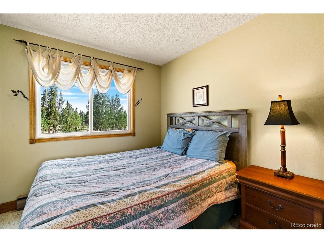Photo of 163 Meadow View Ln