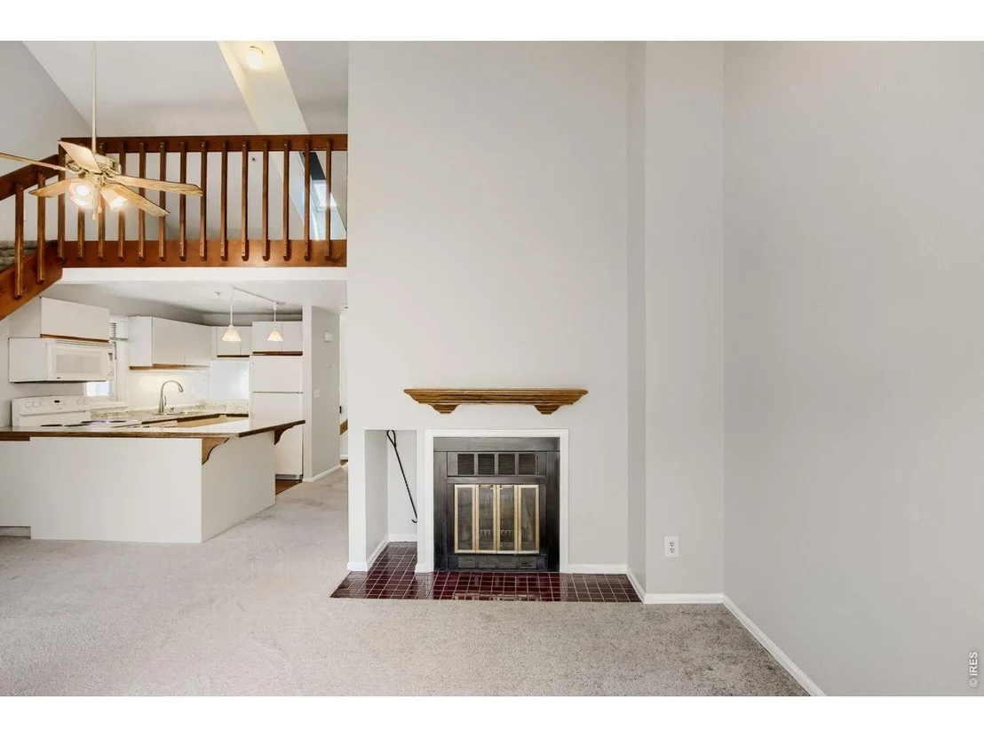 Photo of Unit 210 at 2201 Pearl St