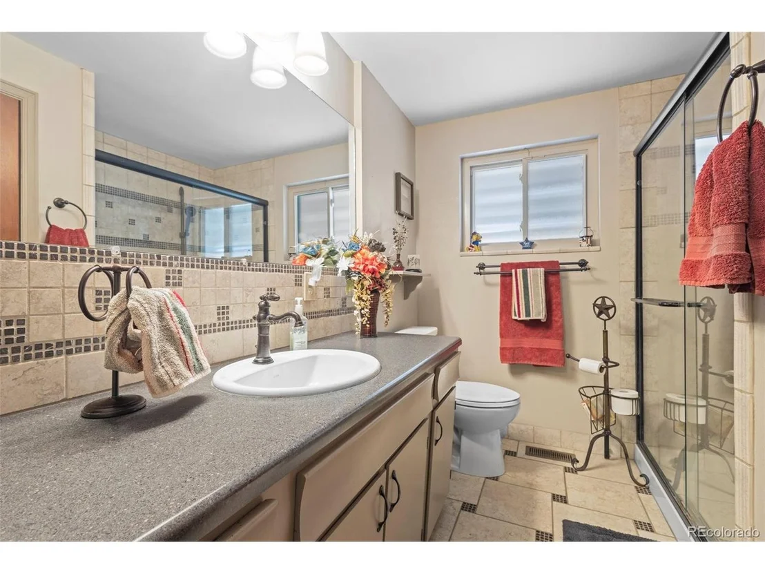 Photo of 1469 Douglas Dr