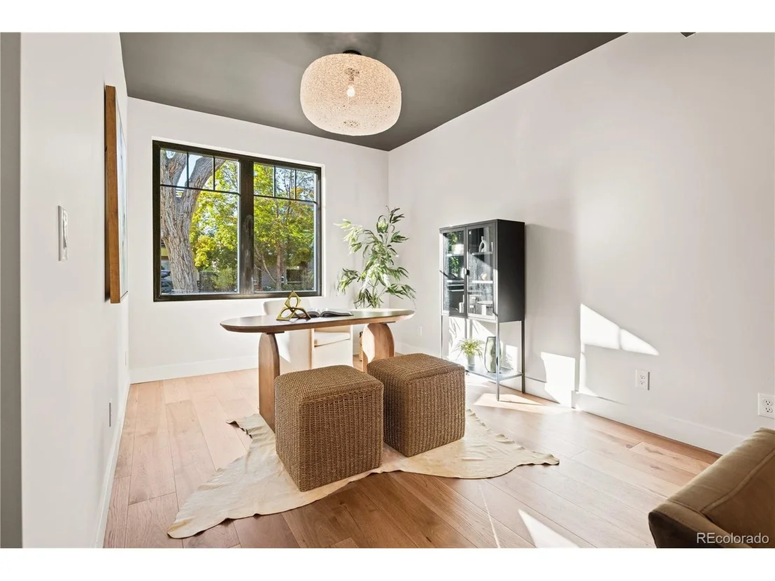 Photo of 3920 Stuart