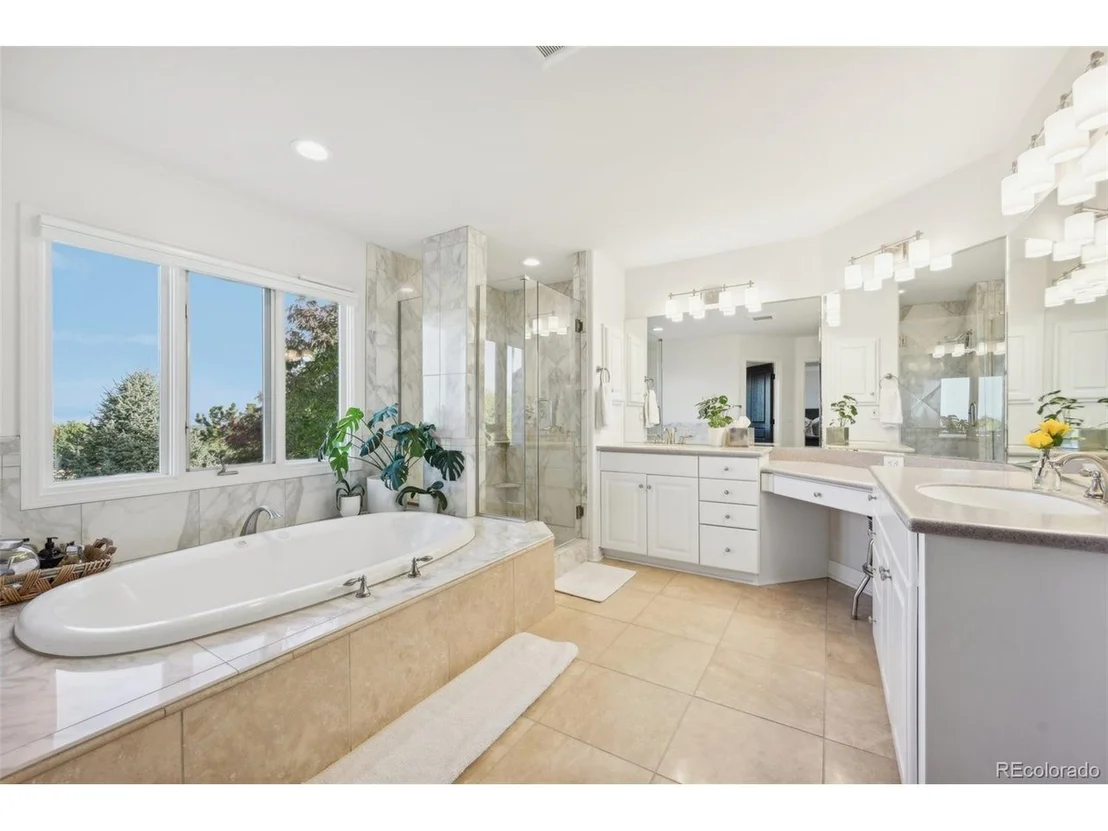 Photo of 8521 Colonial Dr