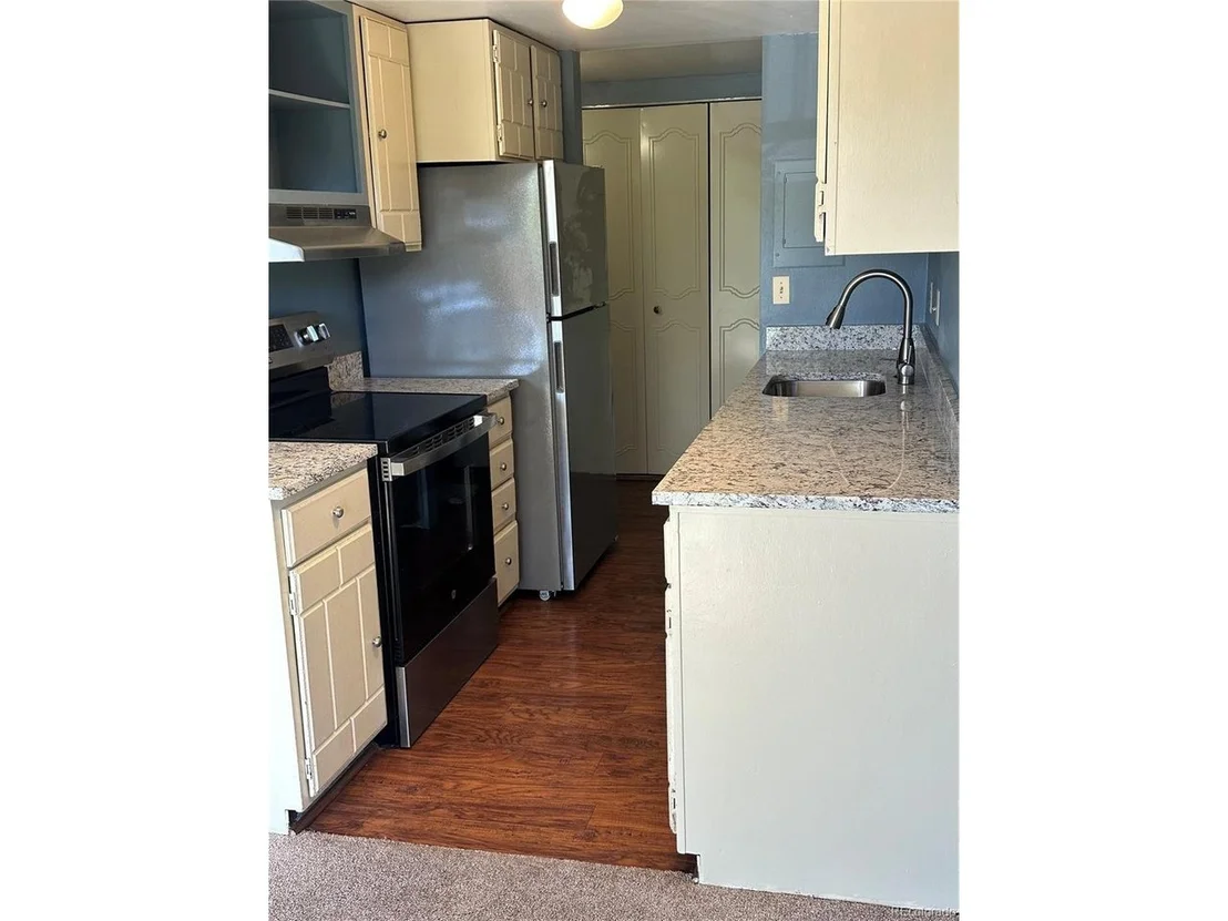 Photo of Unit 202 at 805 29th St