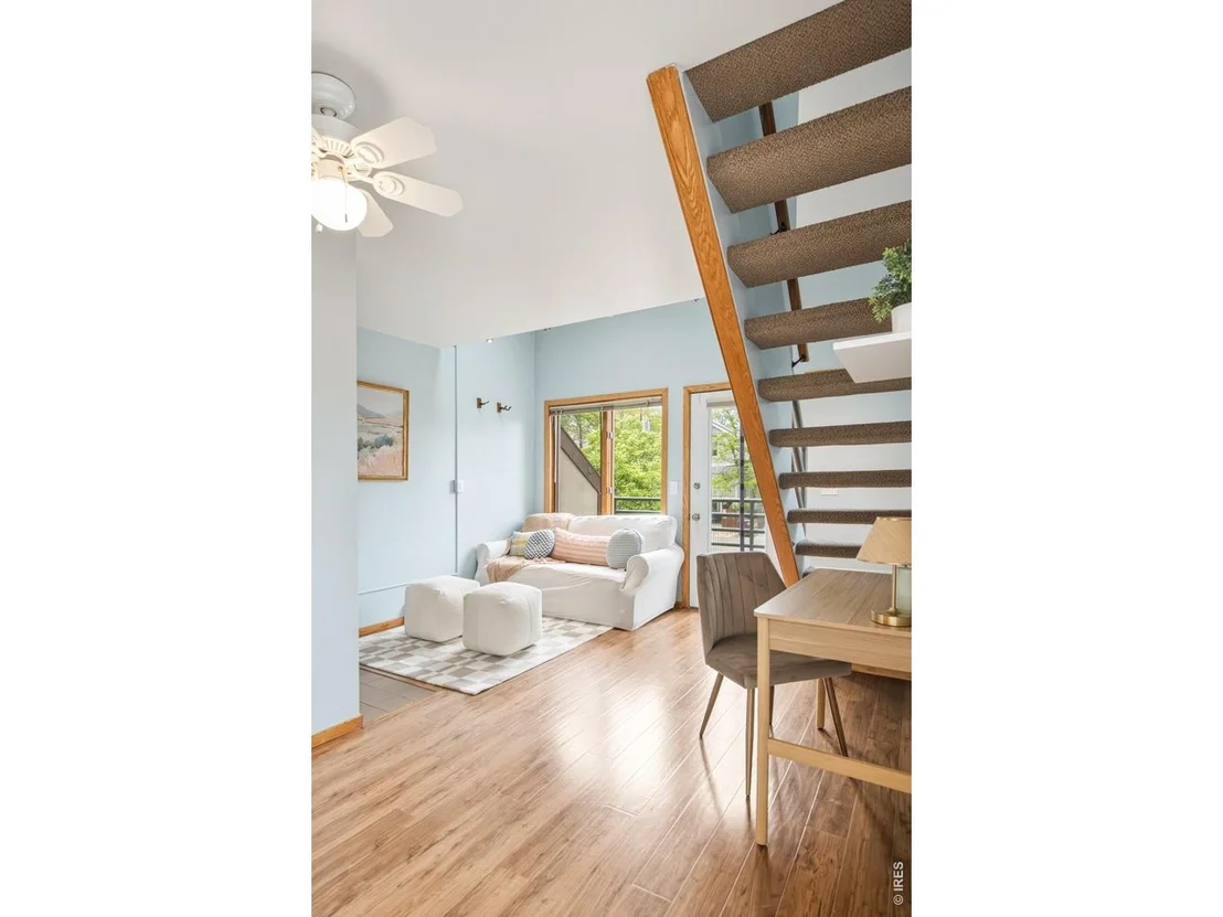 Photo of Unit 13 at 1825 Marine St