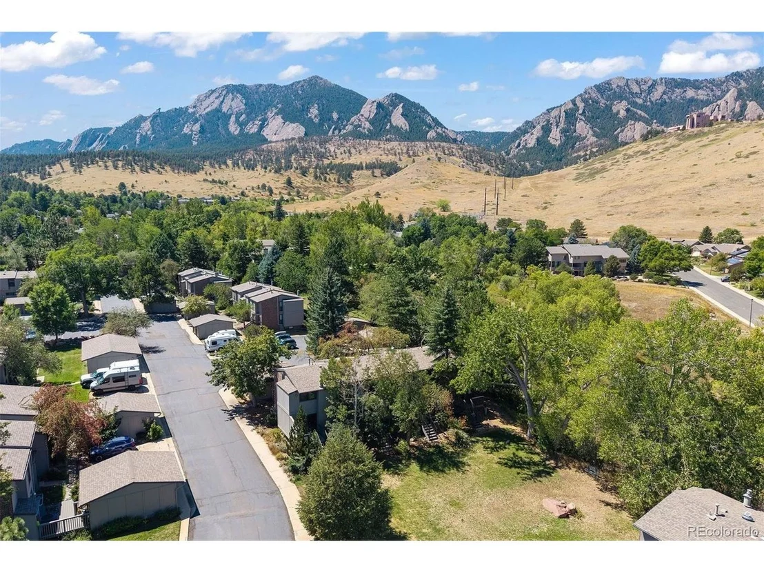 Photo of Unit D at 1325 Bear Mountain Dr