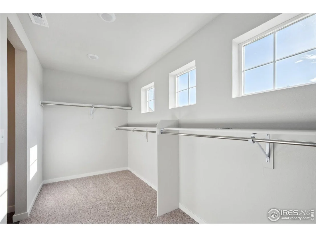 Photo of 918 Hummocky Way