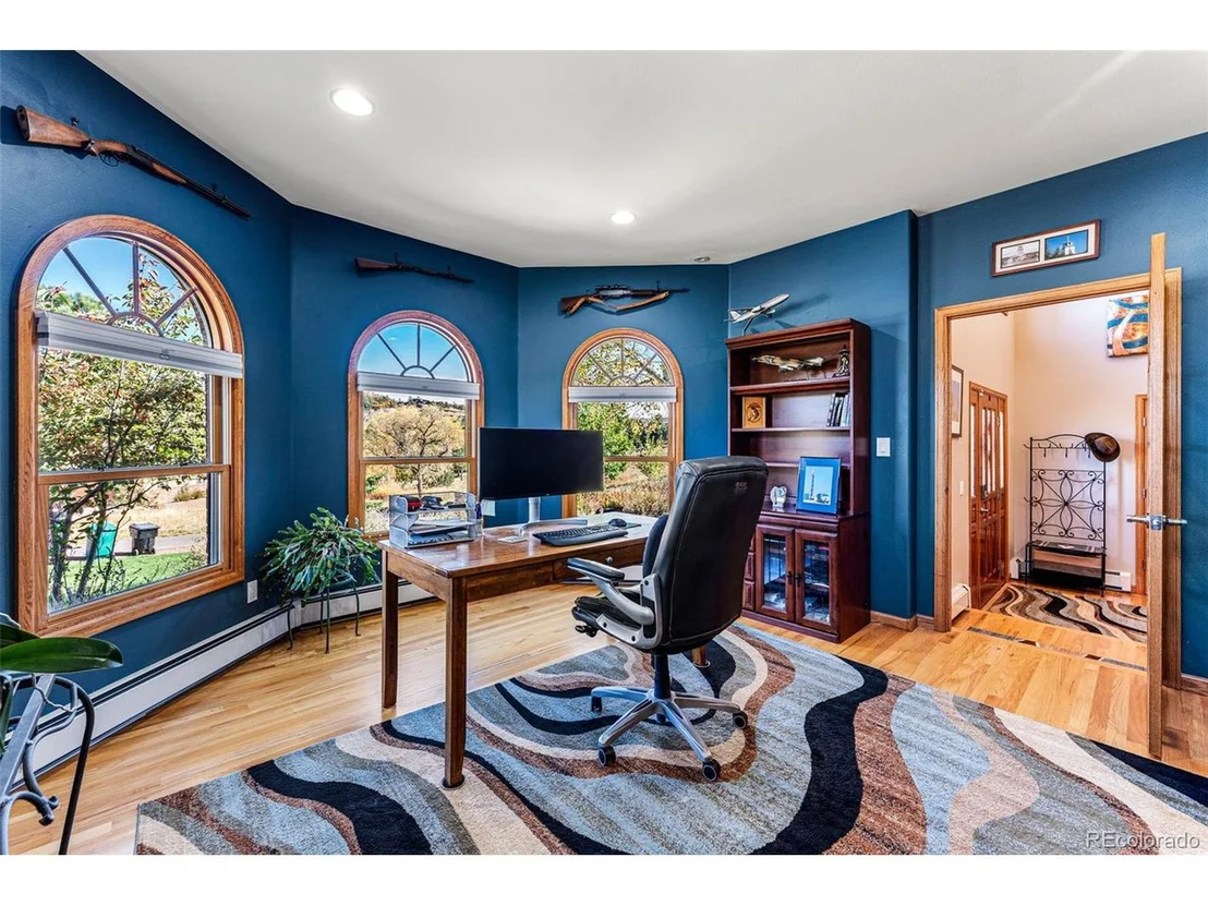 Photo of 6137 Colorow Dr