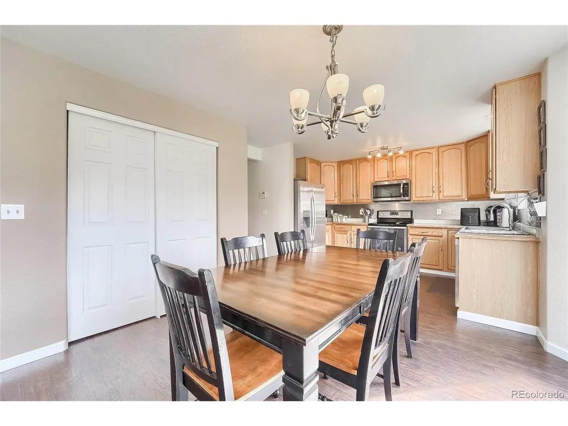 Photo of 7233 Foothill St