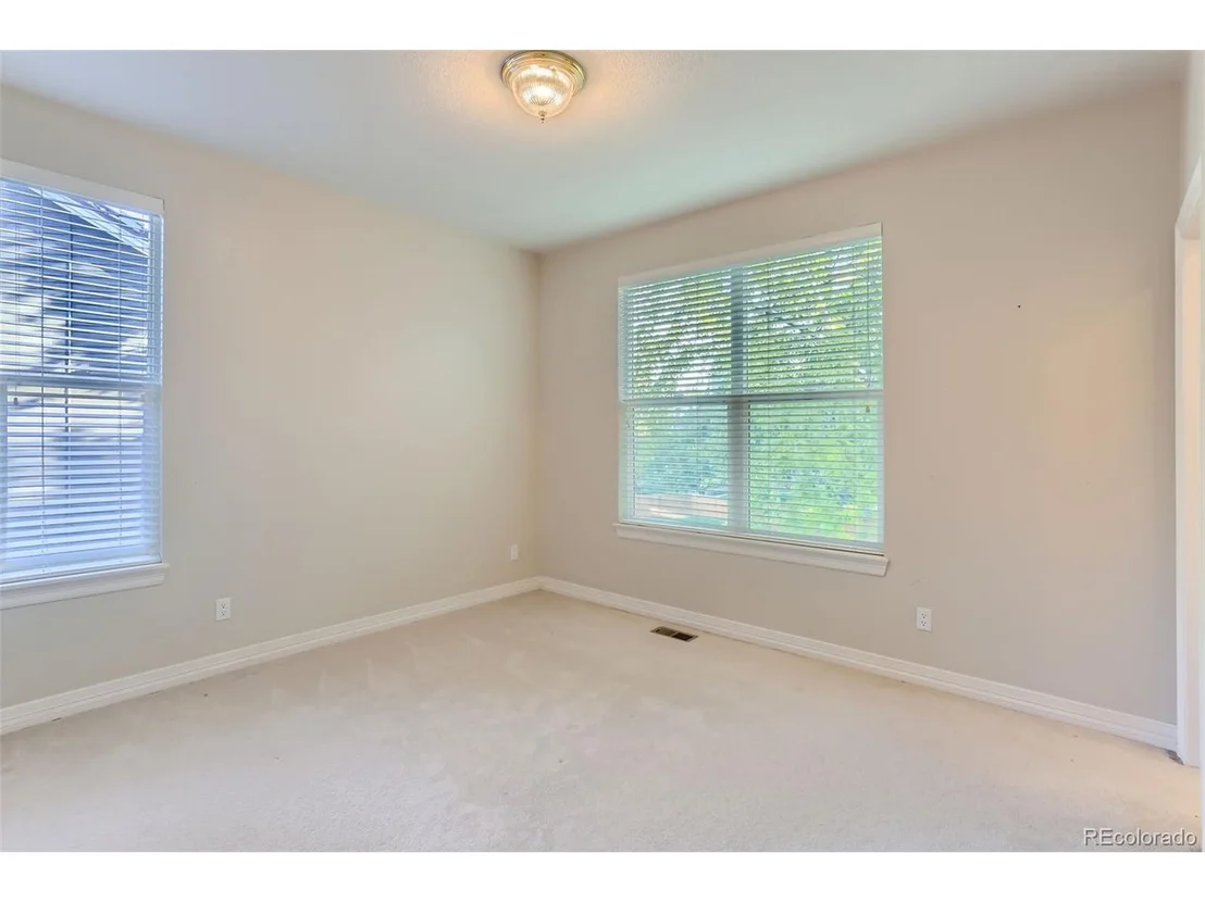 Photo of 396 Winterthur Way