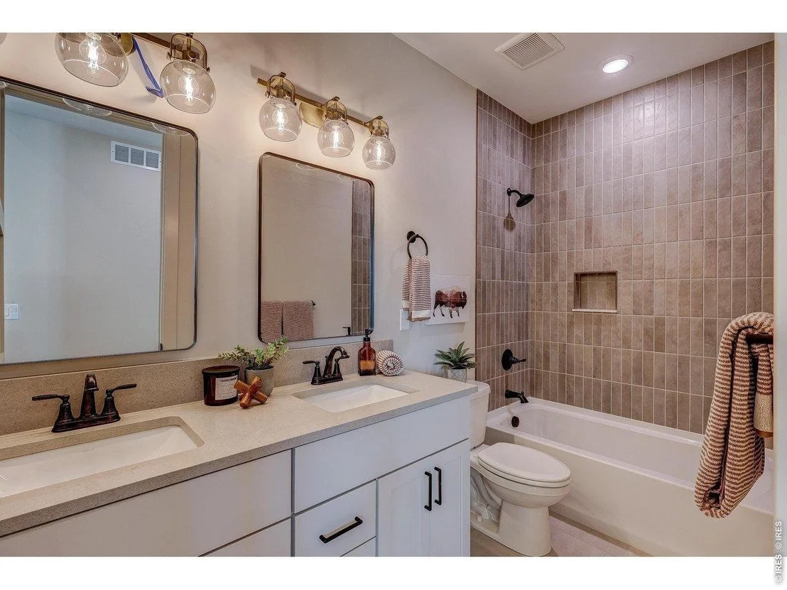 Photo of 1298 Burt Ave
