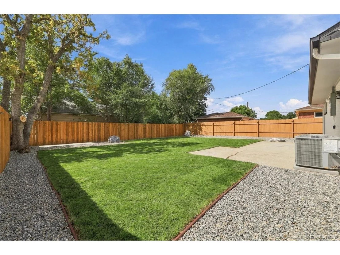 Photo of 6851 Morrison Dr