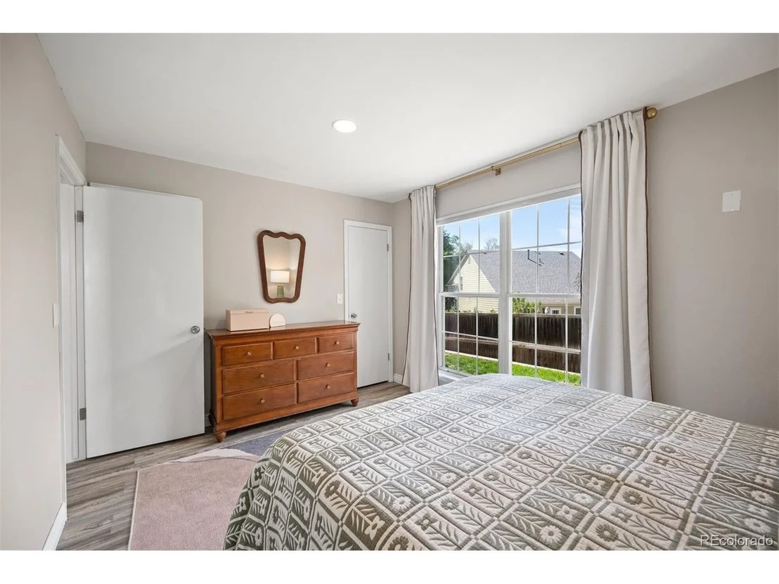Photo of 1010 Mercury Dr