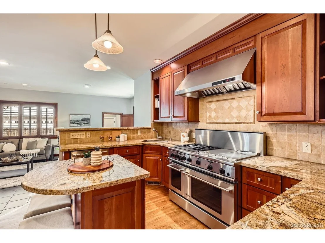 Photo of 1650 Locust St