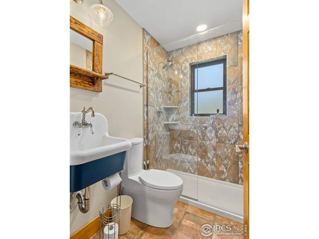 Photo of 726 Alpine Dr