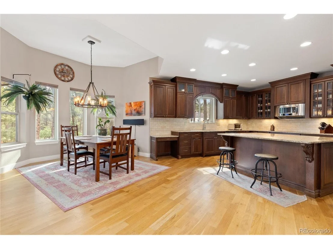 Photo of 1395 Gore Cir