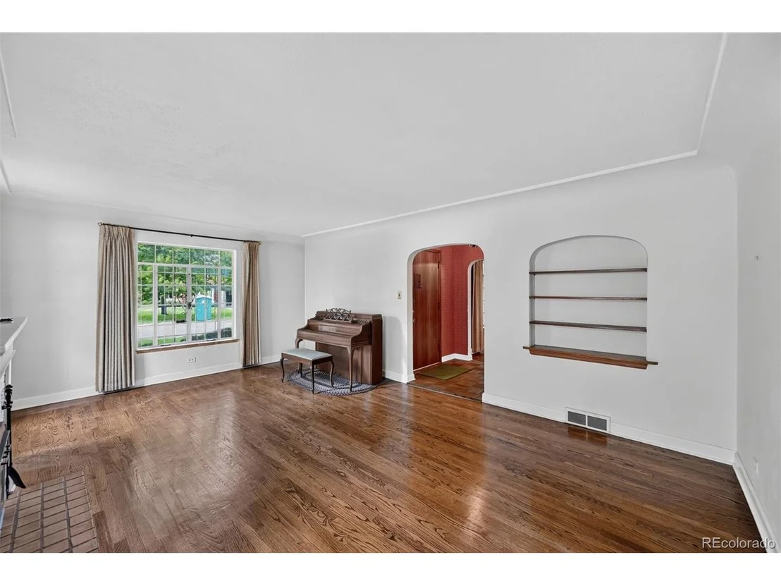 Photo of 360 Jasmine St