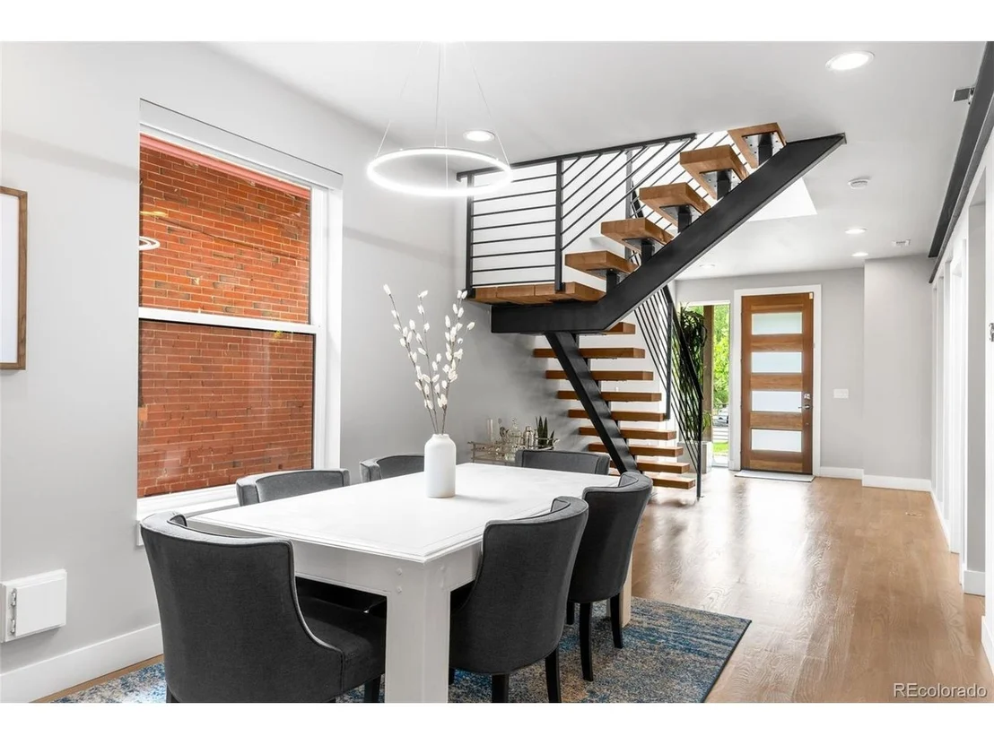 Photo of 2142 N Lowell Blvd