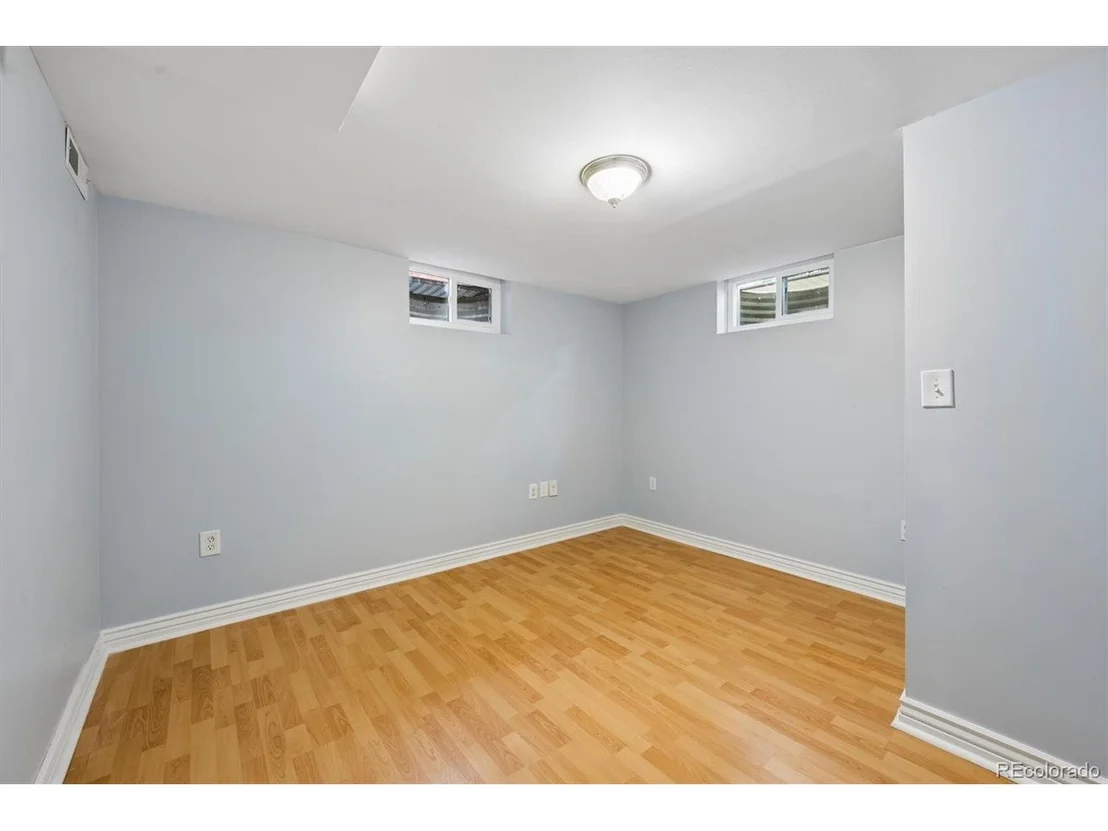 Photo of 2190 Jay St