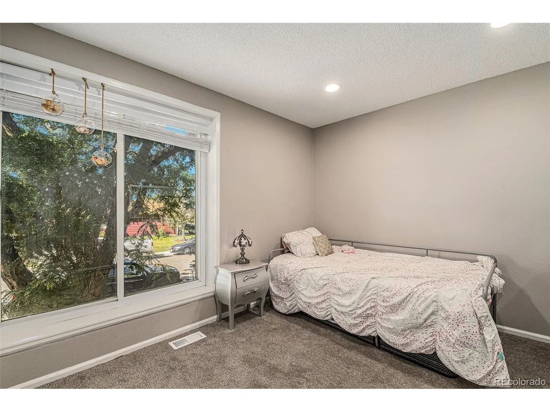 Photo of 15121 Mitchell Pl