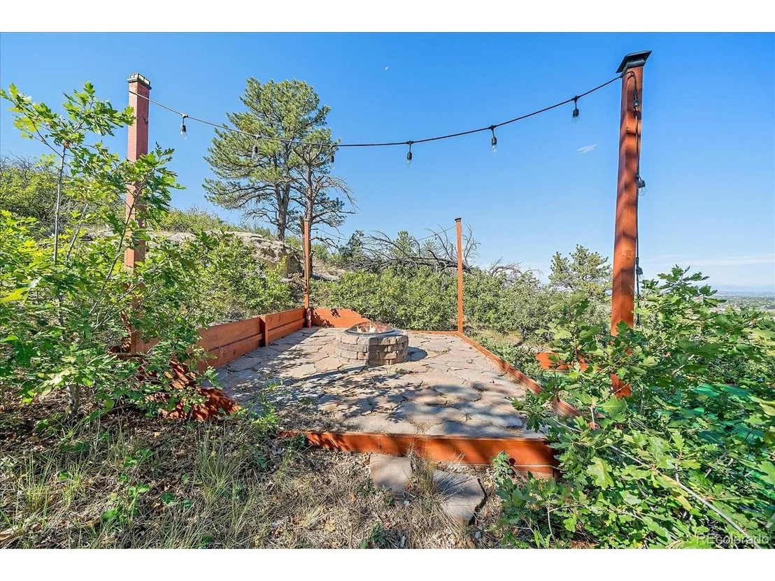 Photo of 560 Valley Rd