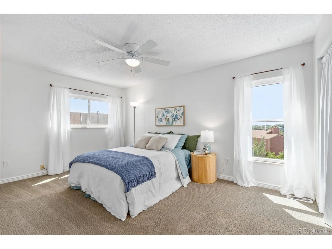 Photo of 5633 W 71st Pl