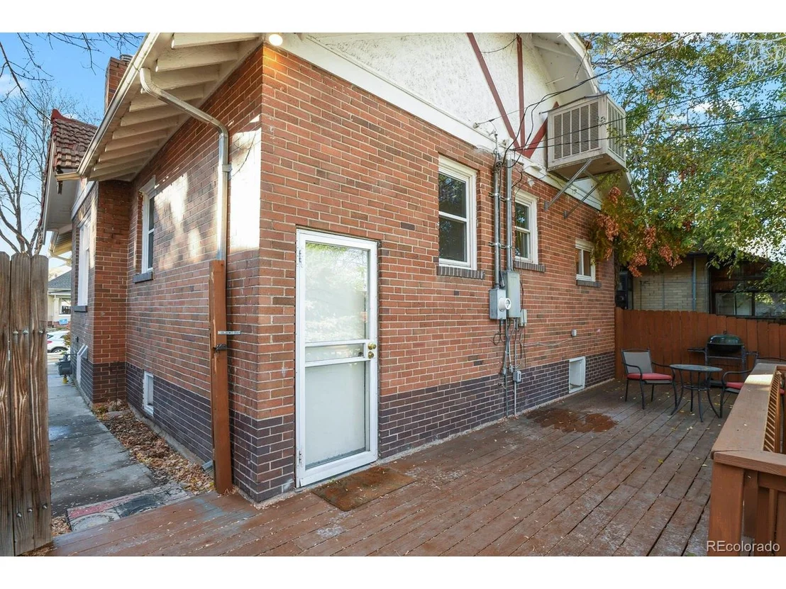 Photo of 1144 Cook St
