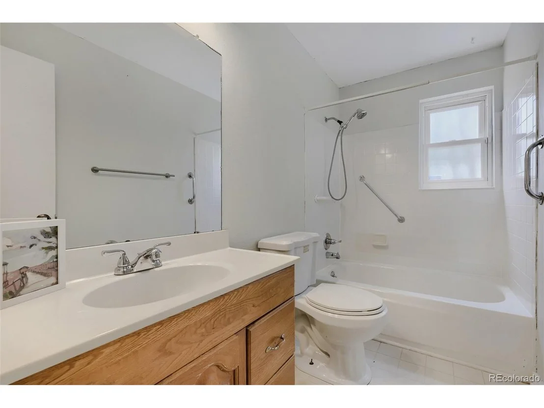 Photo of 445 Hickory Pl
