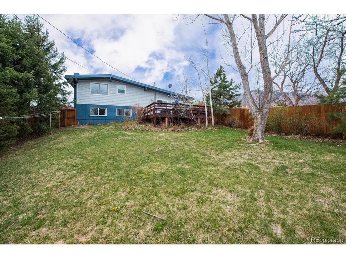 Photo of 2855 Carnegie Dr