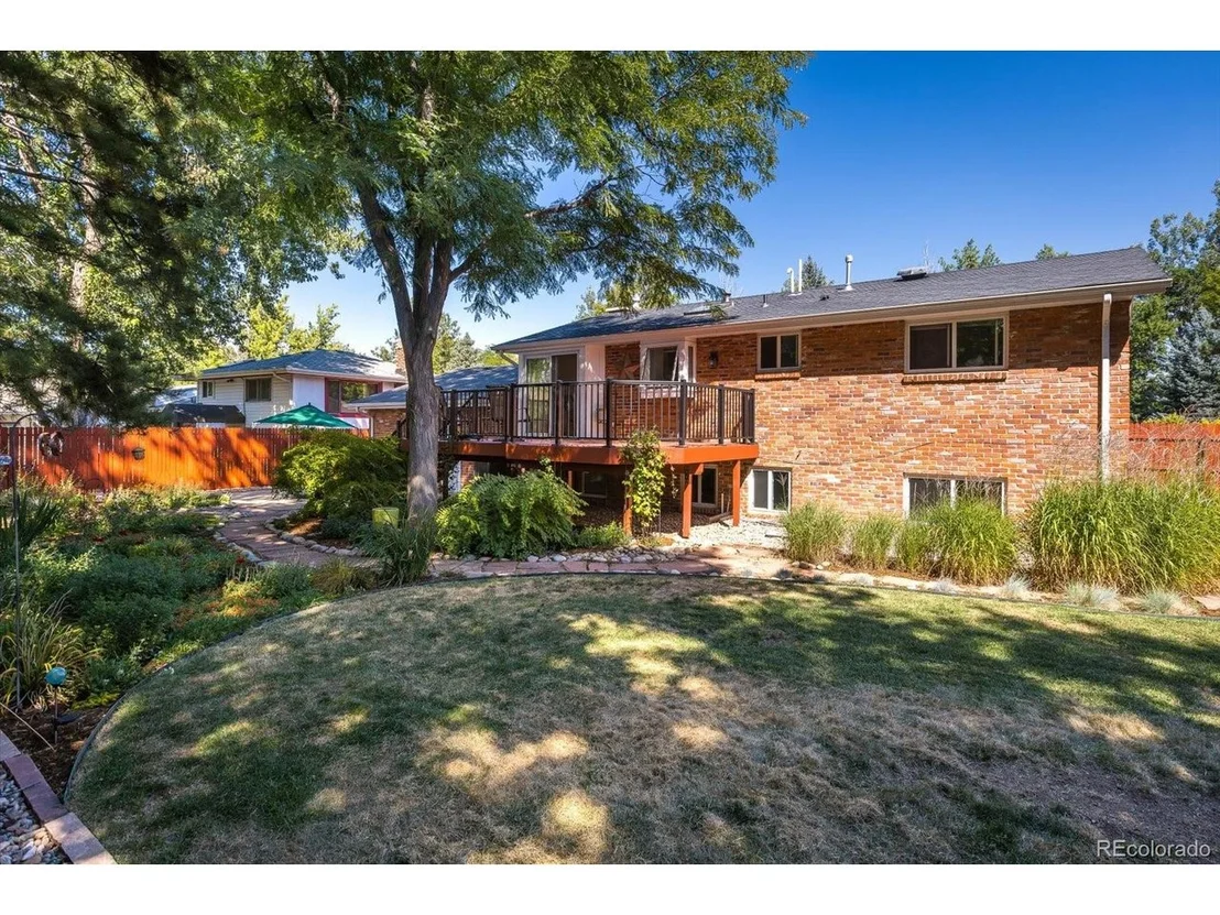 Photo of 115 Manhattan Dr