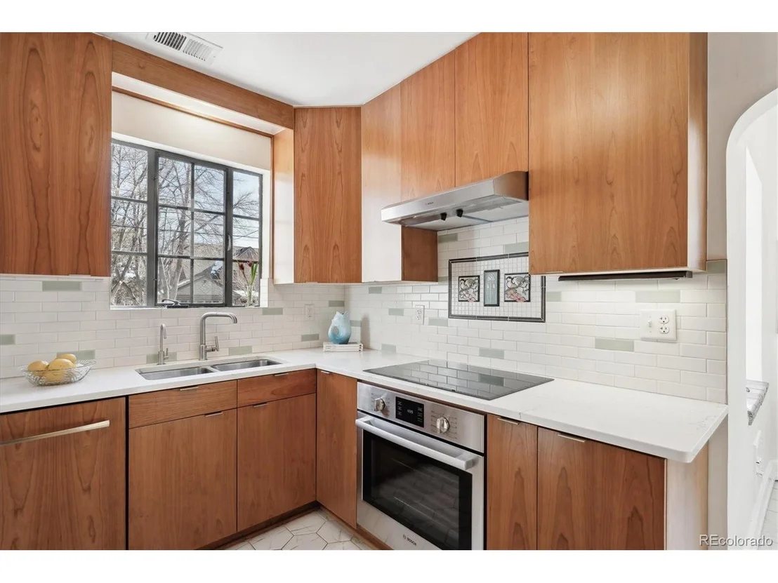 Photo of 2222 Locust St