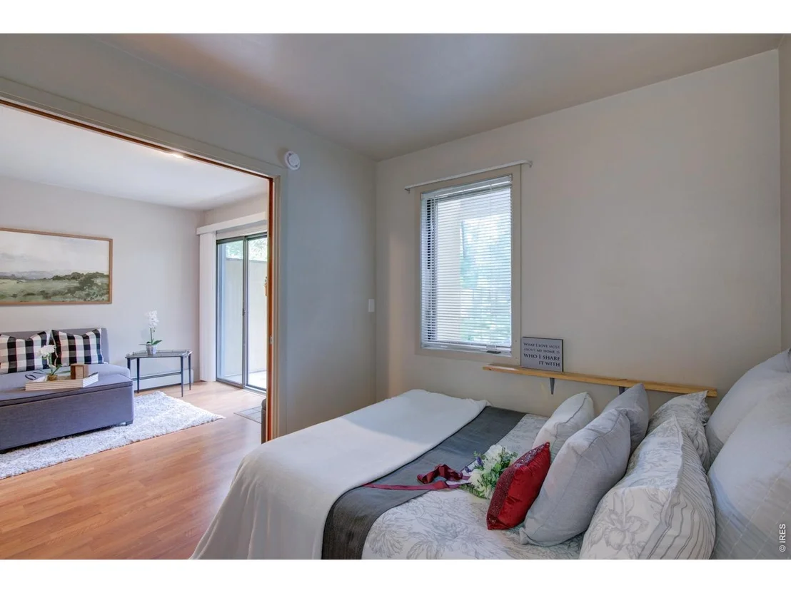 Photo of Unit 1 at 2711 Mapleton Ave