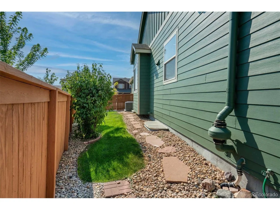 Photo of 15550 Carob Cir