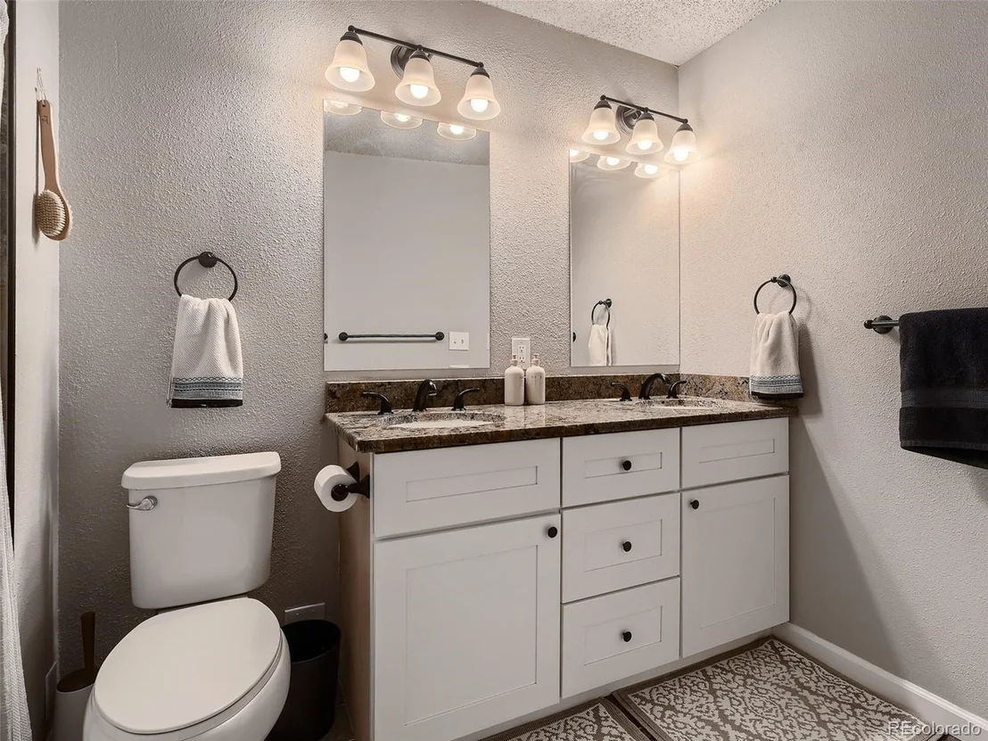 Photo of 2126 Vineyard Dr