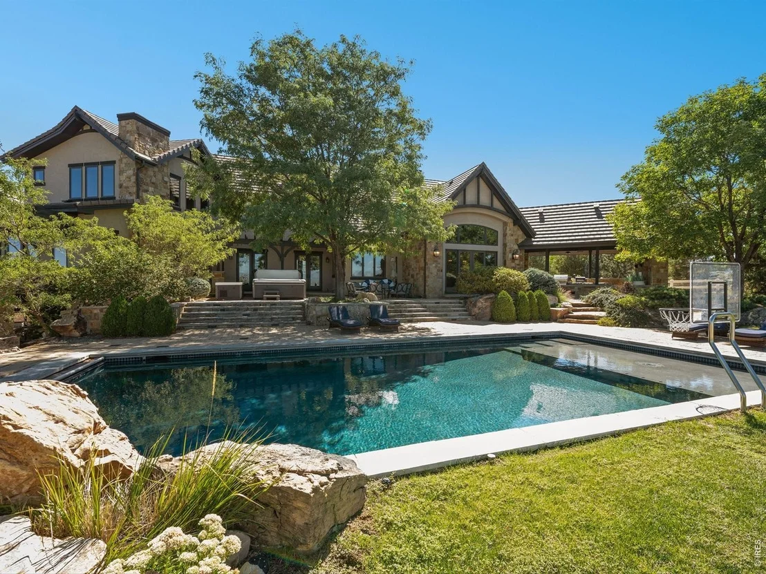 Photo of 15478 Mountain View Cir