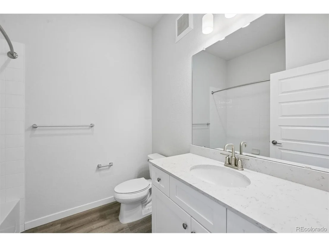 Photo of Unit 403 at 483 Interlocken Blvd