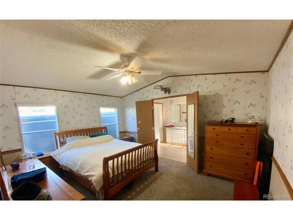 Photo of 921 Maple Dr