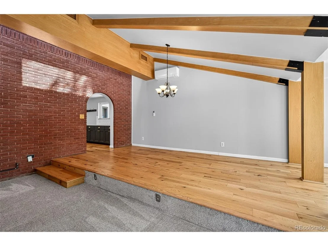 Photo of 1120 Meadowlark Dr