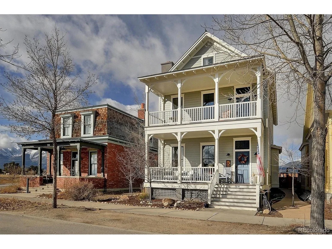 Photo of 704 Buzz Blvd