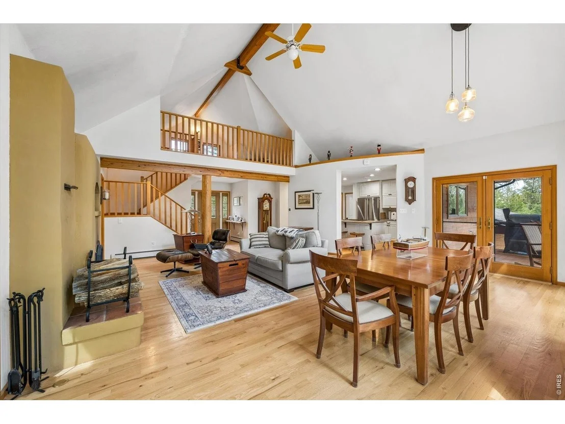 Photo of 733 Lakeshore Dr