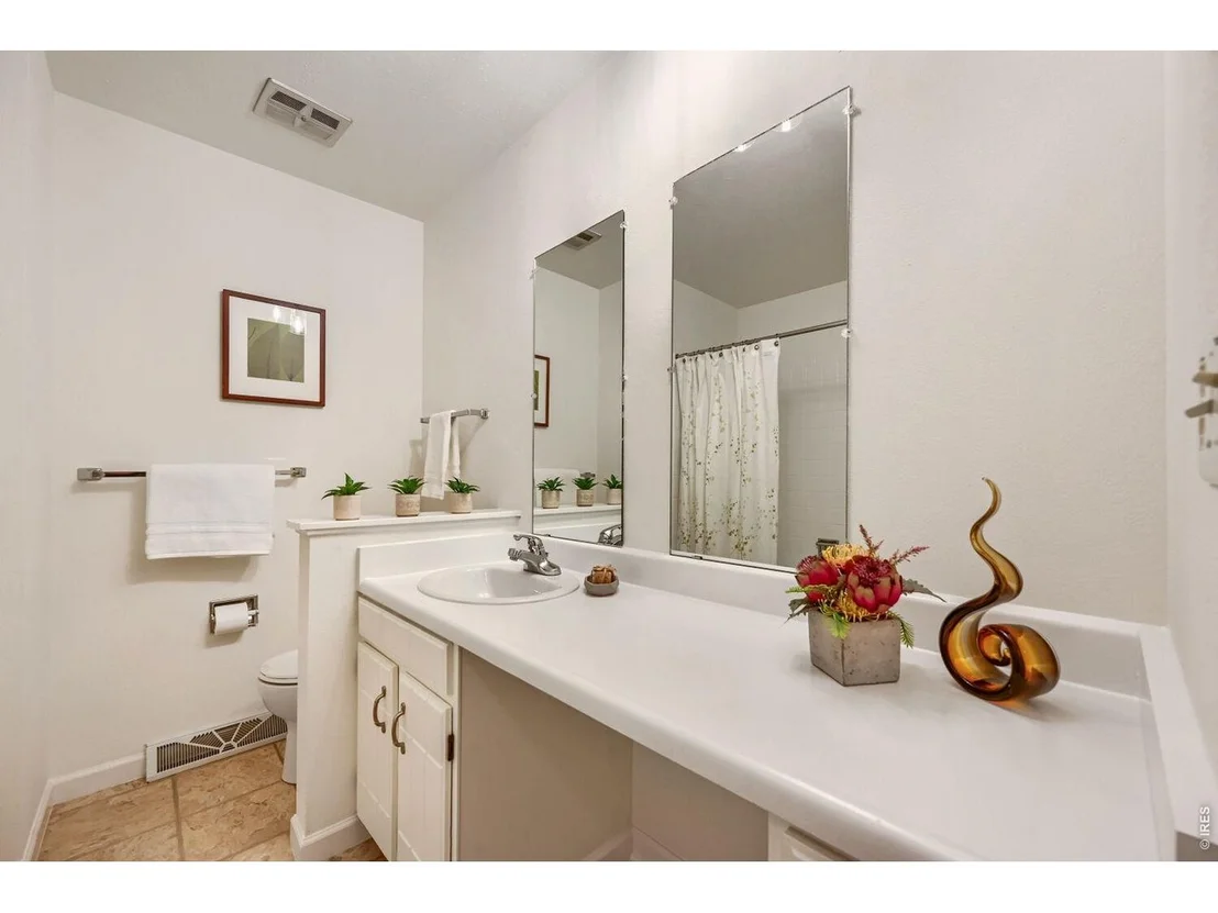 Photo of 4848 Fairlawn Cir