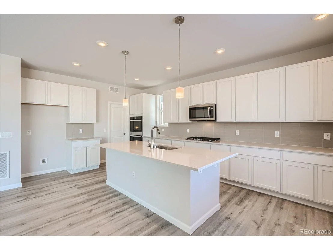 Photo of 1300 Brookfield Pl