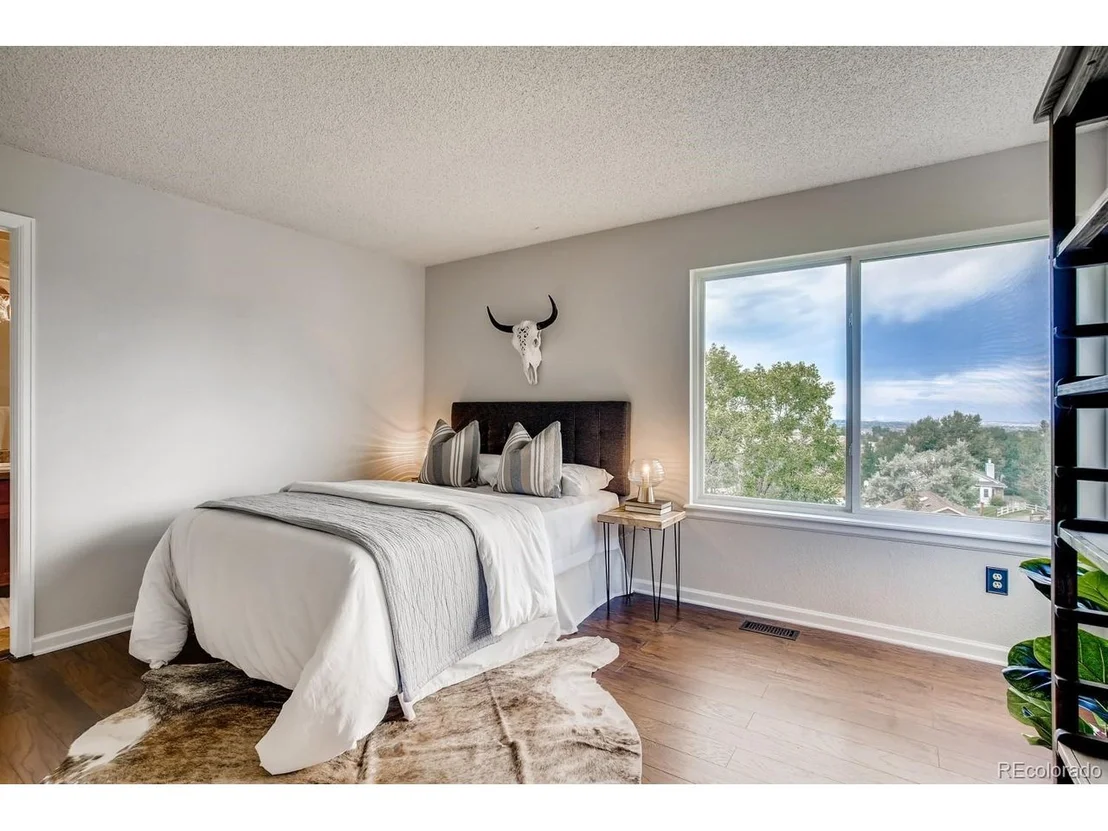 Photo of 11623 Laurel Ln