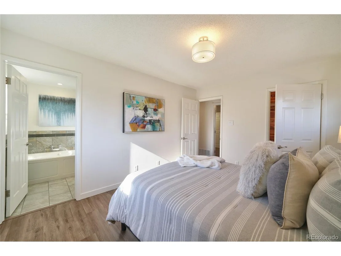 Photo of 6499 Iris Way