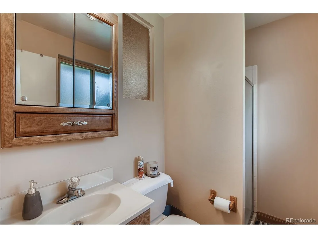 Photo of 295 Vaughn St
