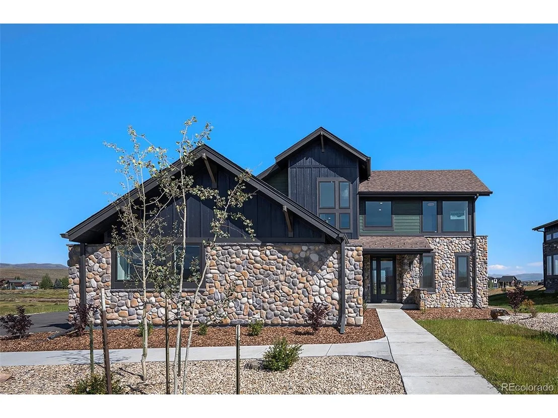 Photo of 400 Thompson Ave