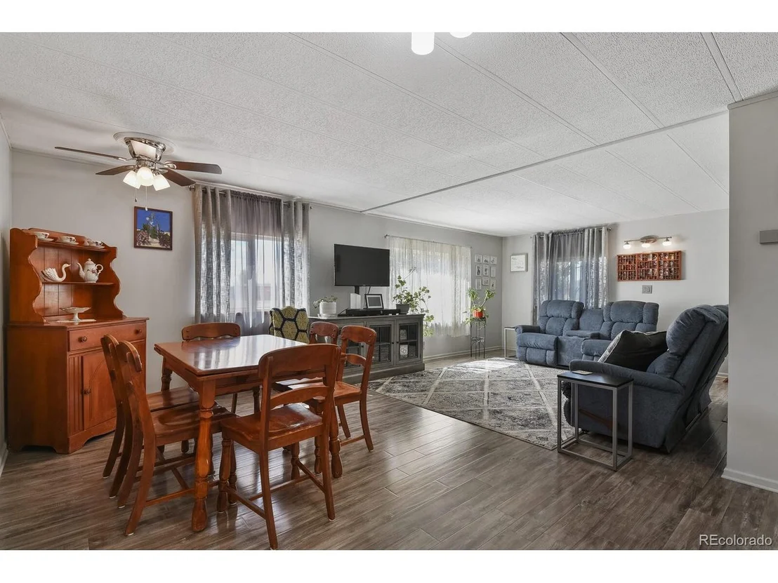 Photo of 332 Lilac Cir