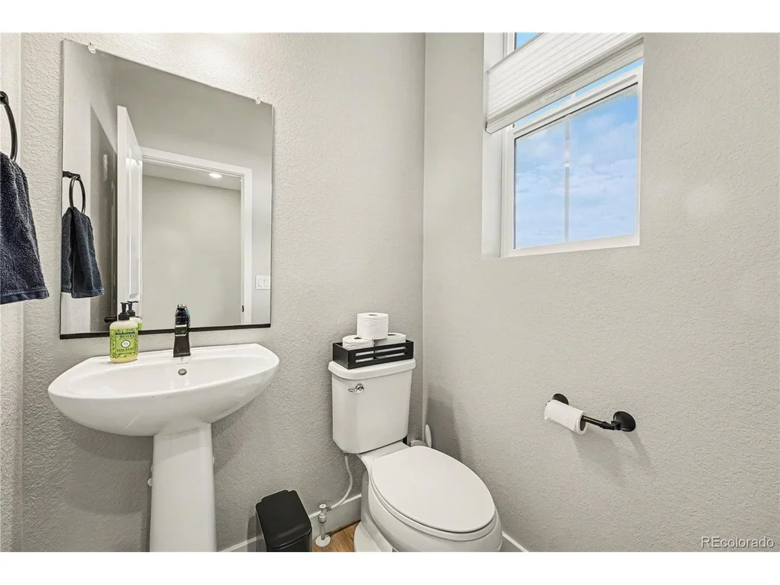Photo of 4953 Thistle Dr