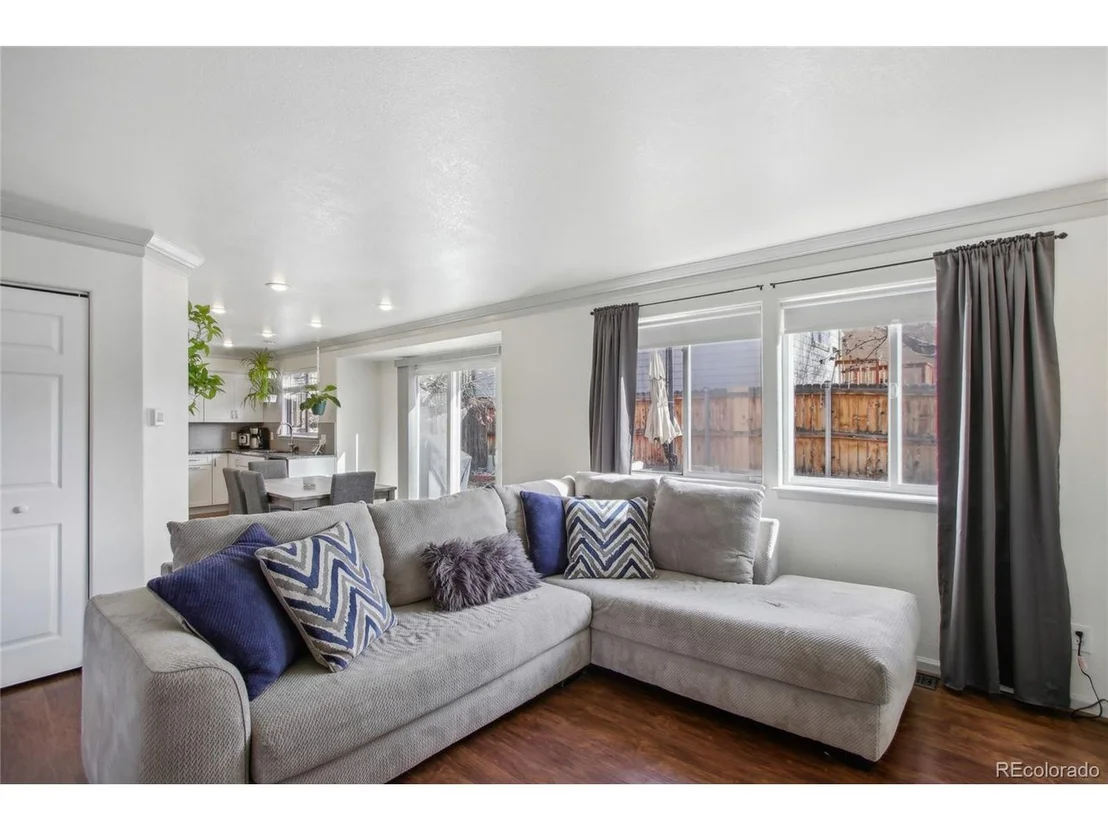 Photo of 10000 Ames St