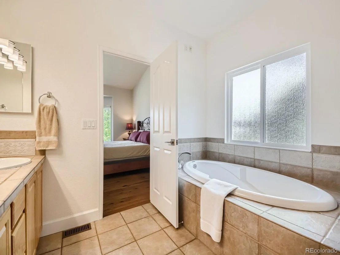 Photo of 21126 Saddleback Cir