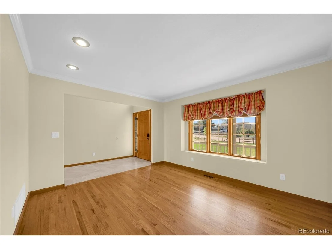Photo of 74 Bachar Dr