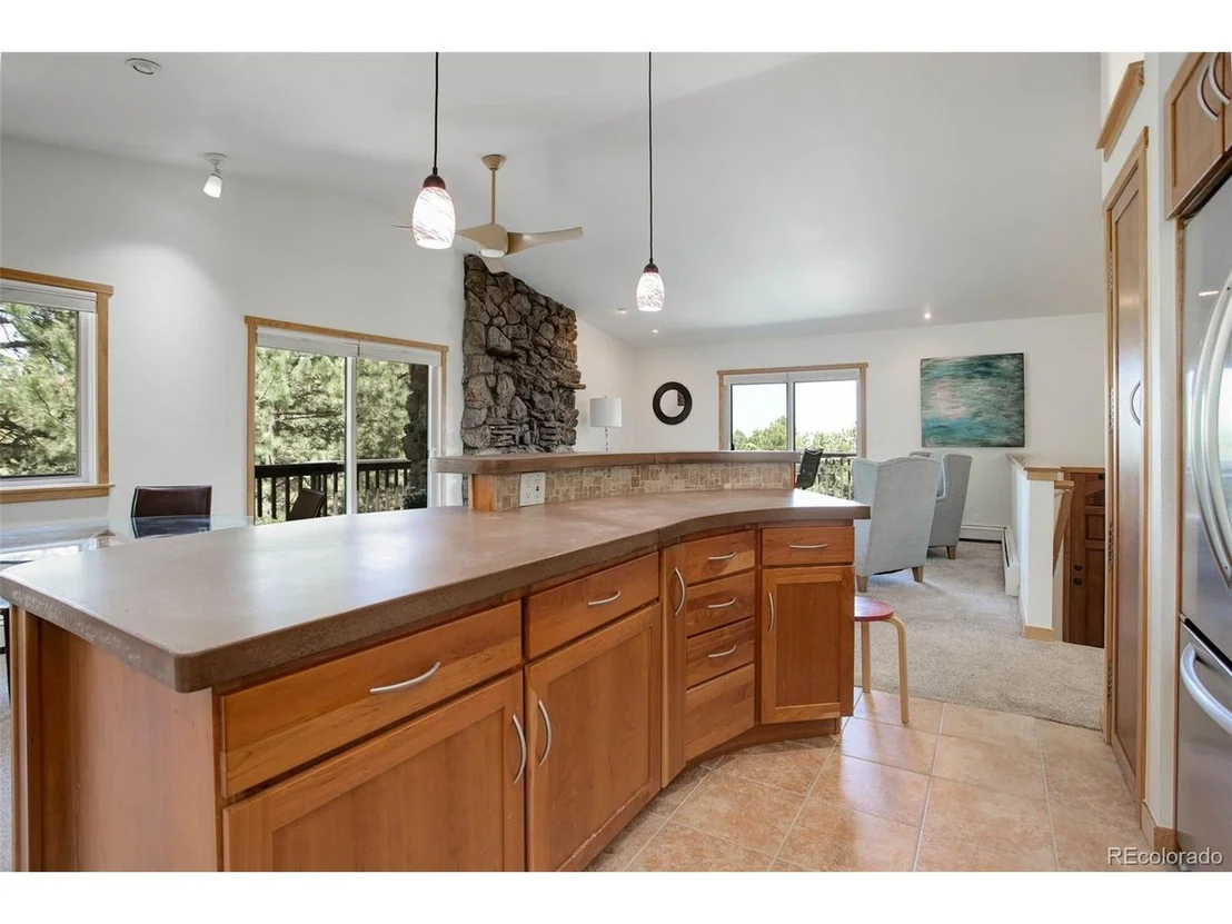 Photo of 586 Brook Rd